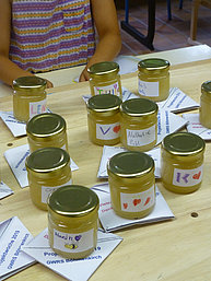 Etiketten für die Honiggläschen